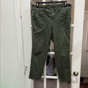 Torrid Green Ankle Cropped Jeans Versatile Style